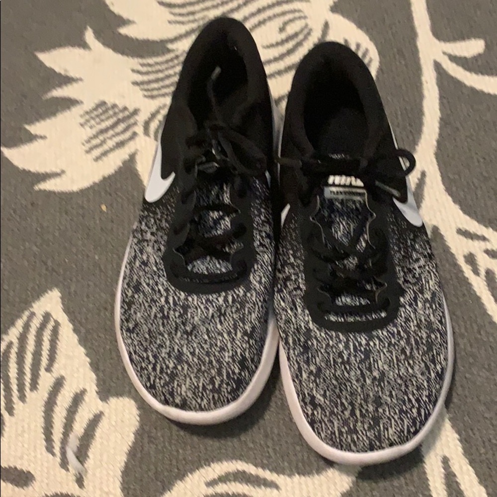 Men’s Nike shoes